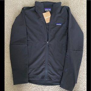 Patagonia’s Men R1 TechFace Jacket (NWT)